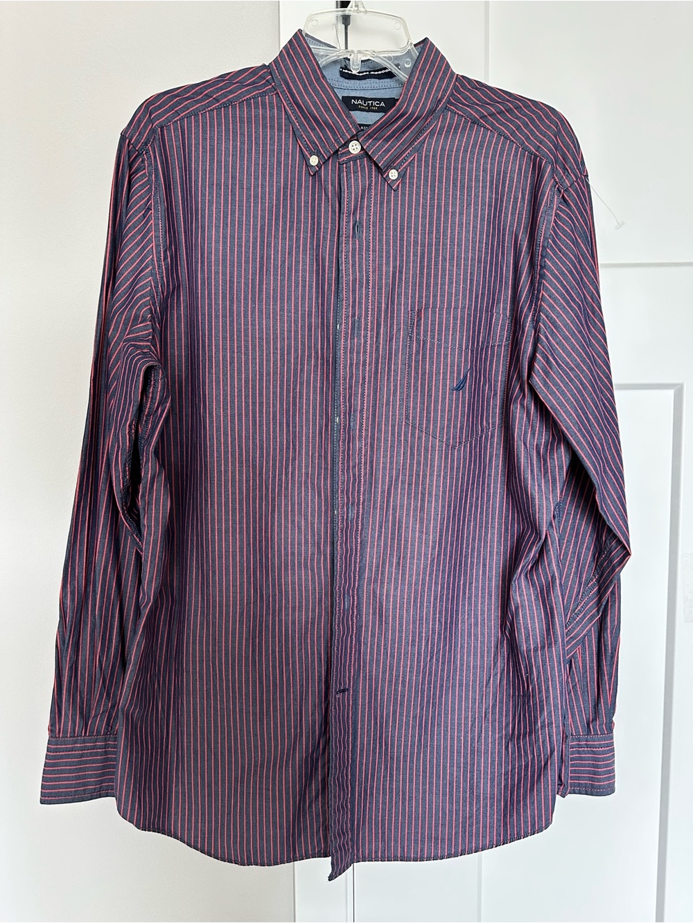 Nautica Men’s Navy and Red Striped Button-Down Dress Shirt size M